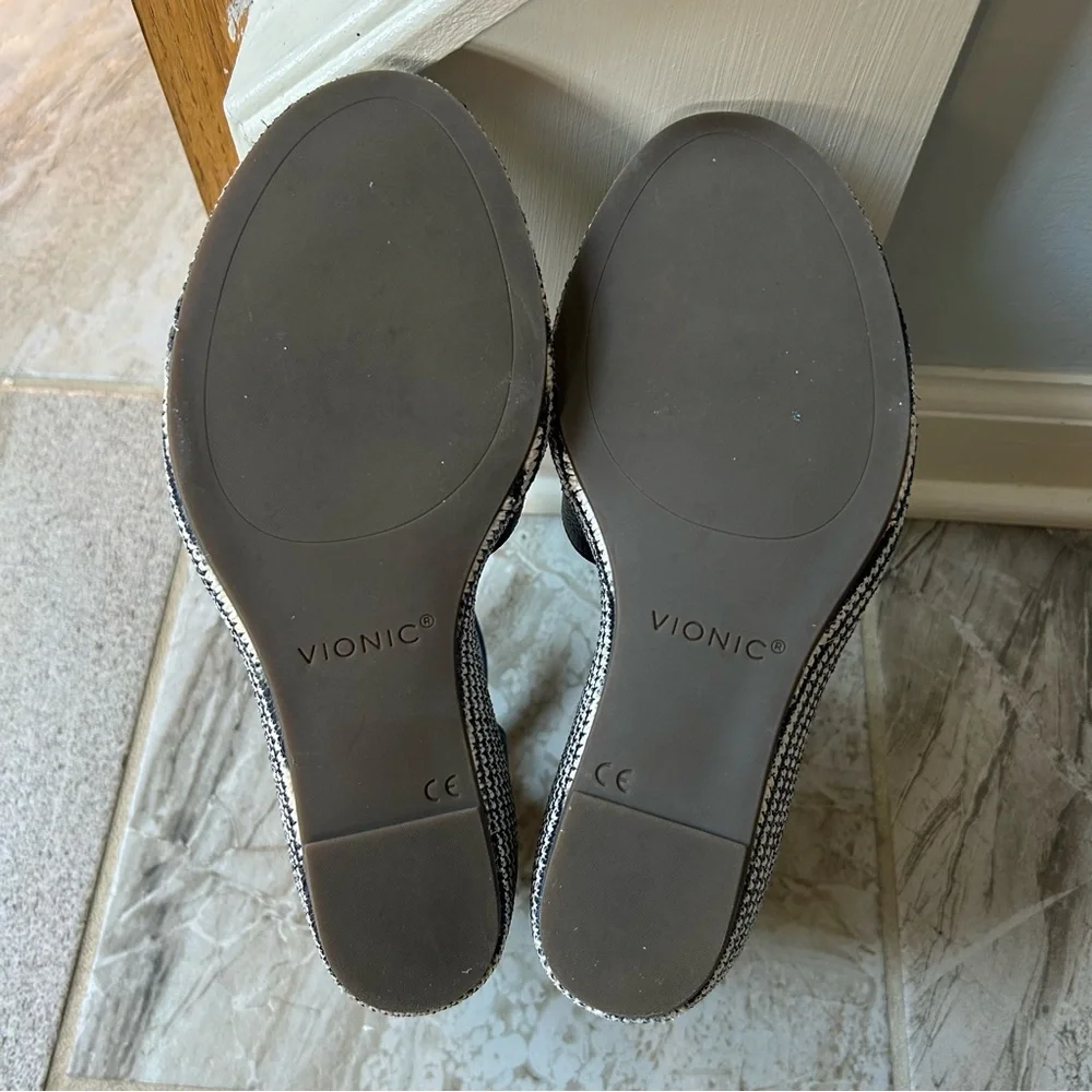 Vionic Marina Navy Stripe Leather Wedge Sandals, Size 9.5 EUC